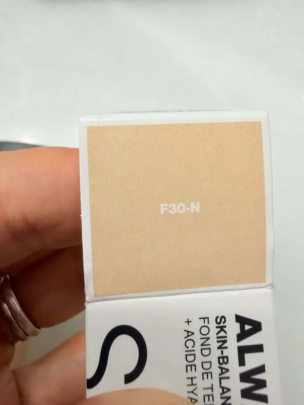 Smashbox Always On Skin-Balancing Foundation + Hyaluronic Acid and Adaptogens -
